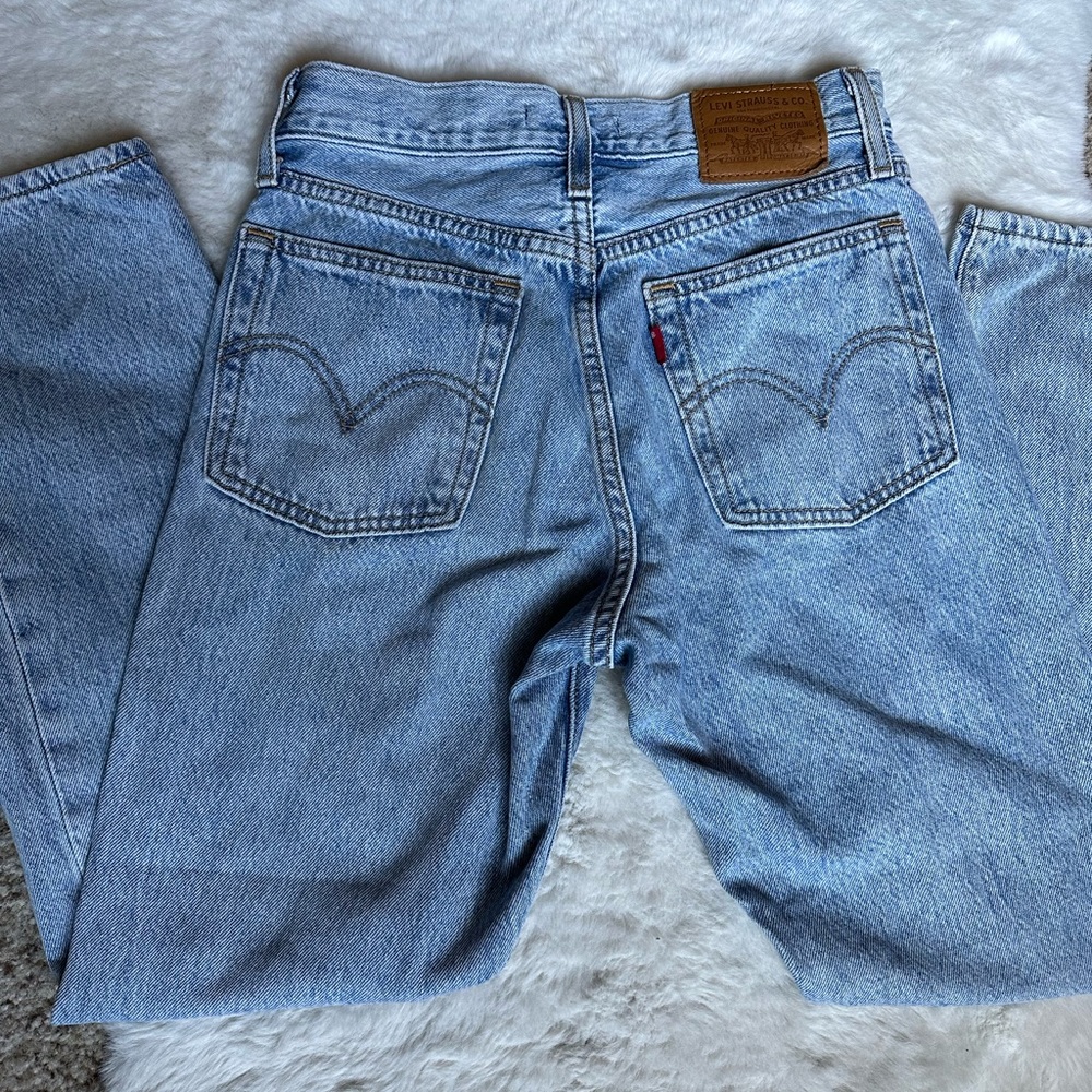 Levi’s wedgie straight size 24